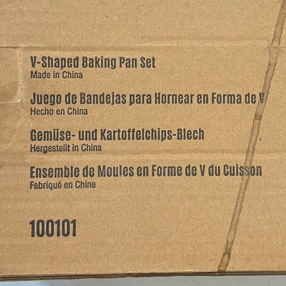 Brand New V-Shaped Baking Pan Set by Pampered Chef! - Picture 2 of 11